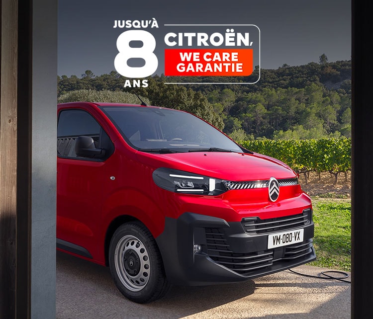 Red new ë-Jumpy riding in town