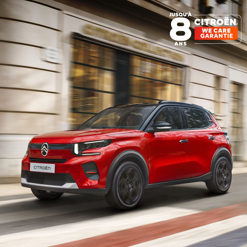 Vue 3/4 avant de Citroën ë-C3, son design aérodynamique pour une mobilité abordable et confortable.
