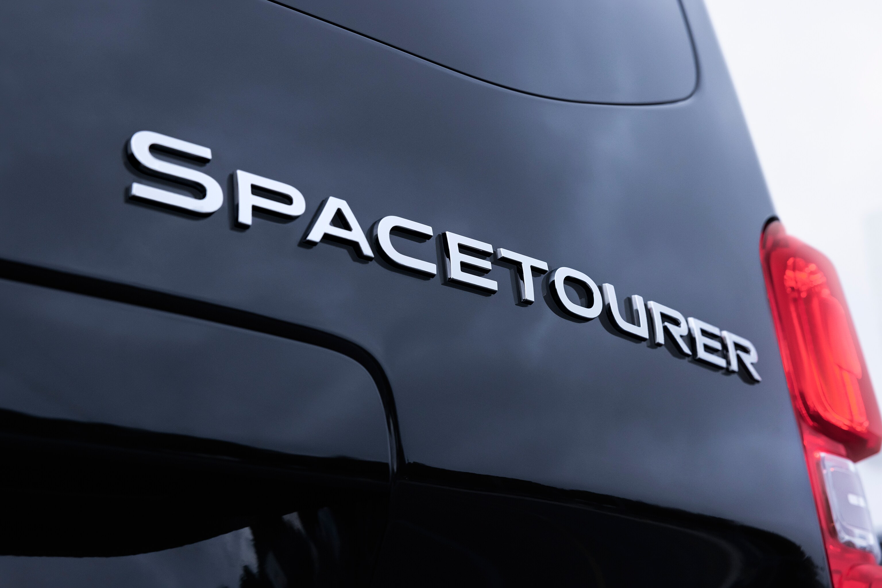 ë-SpaceTourer logo name details