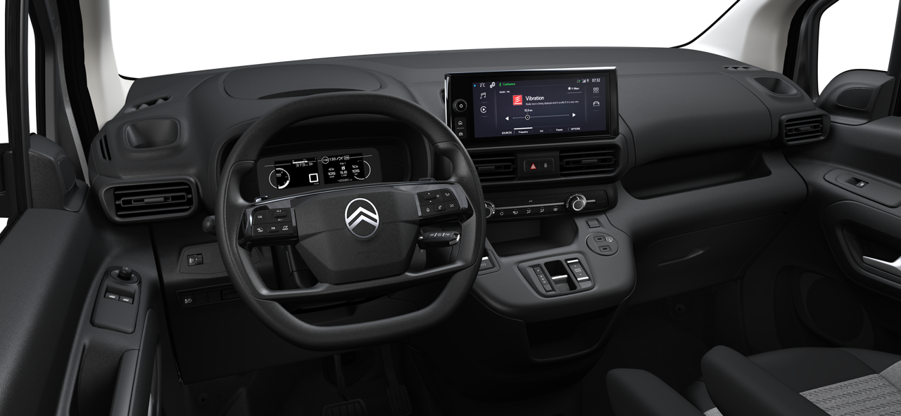 ë-Berlingo PLUS size M Sirkka green interior view